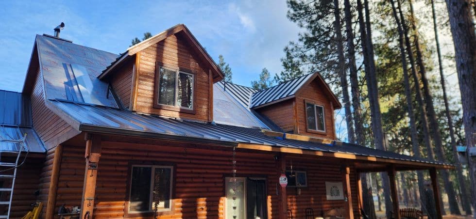 Blog post Metal roofing in Camp Sherman OR image